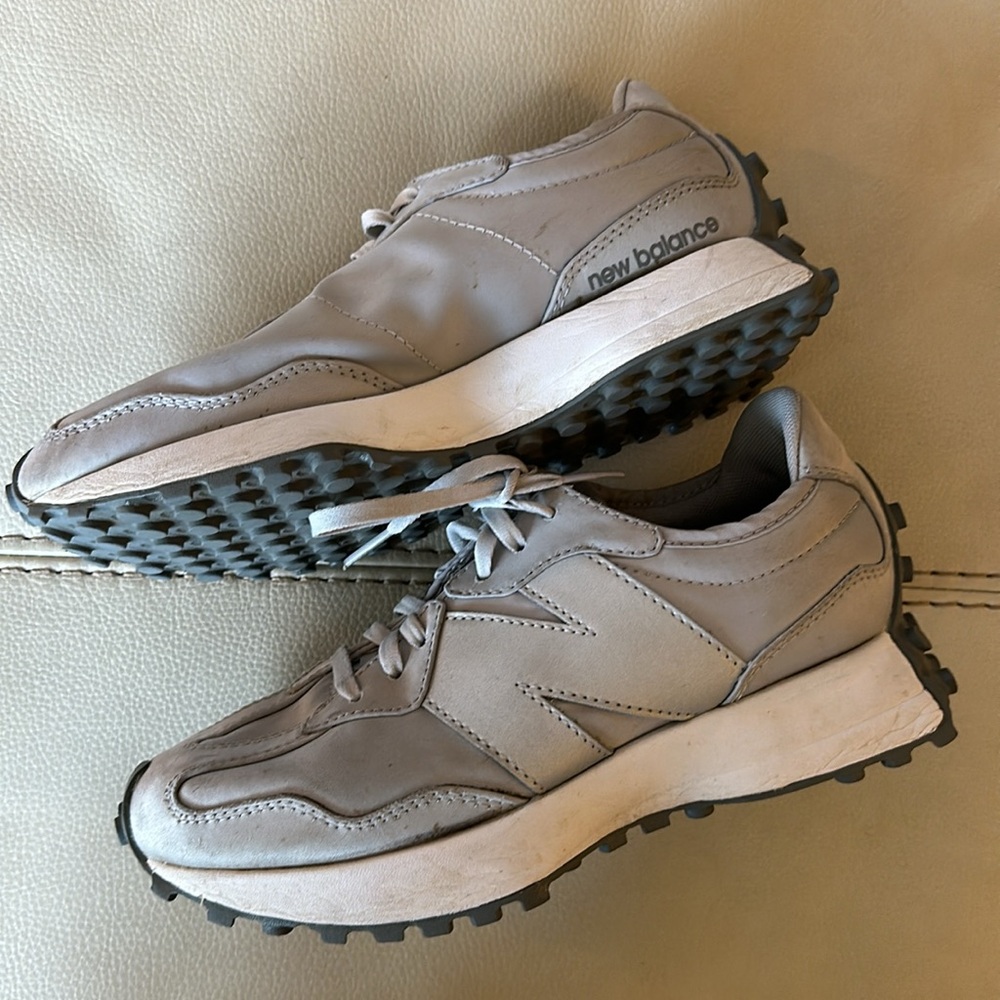 New Balance 327